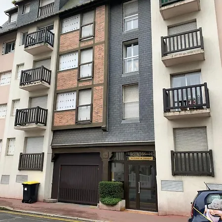 Centre Grand 2 Pieces Parking Terrasse Vue Hippodrome Deauville