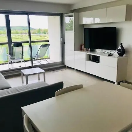 Centre Grand 2 Pieces Parking Terrasse Vue Hippodrome Apartment *